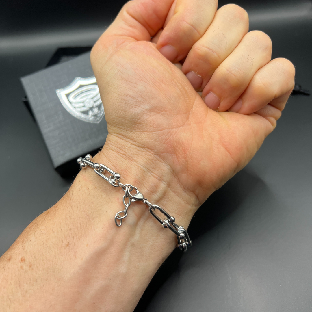ARMOURED SHACKLE