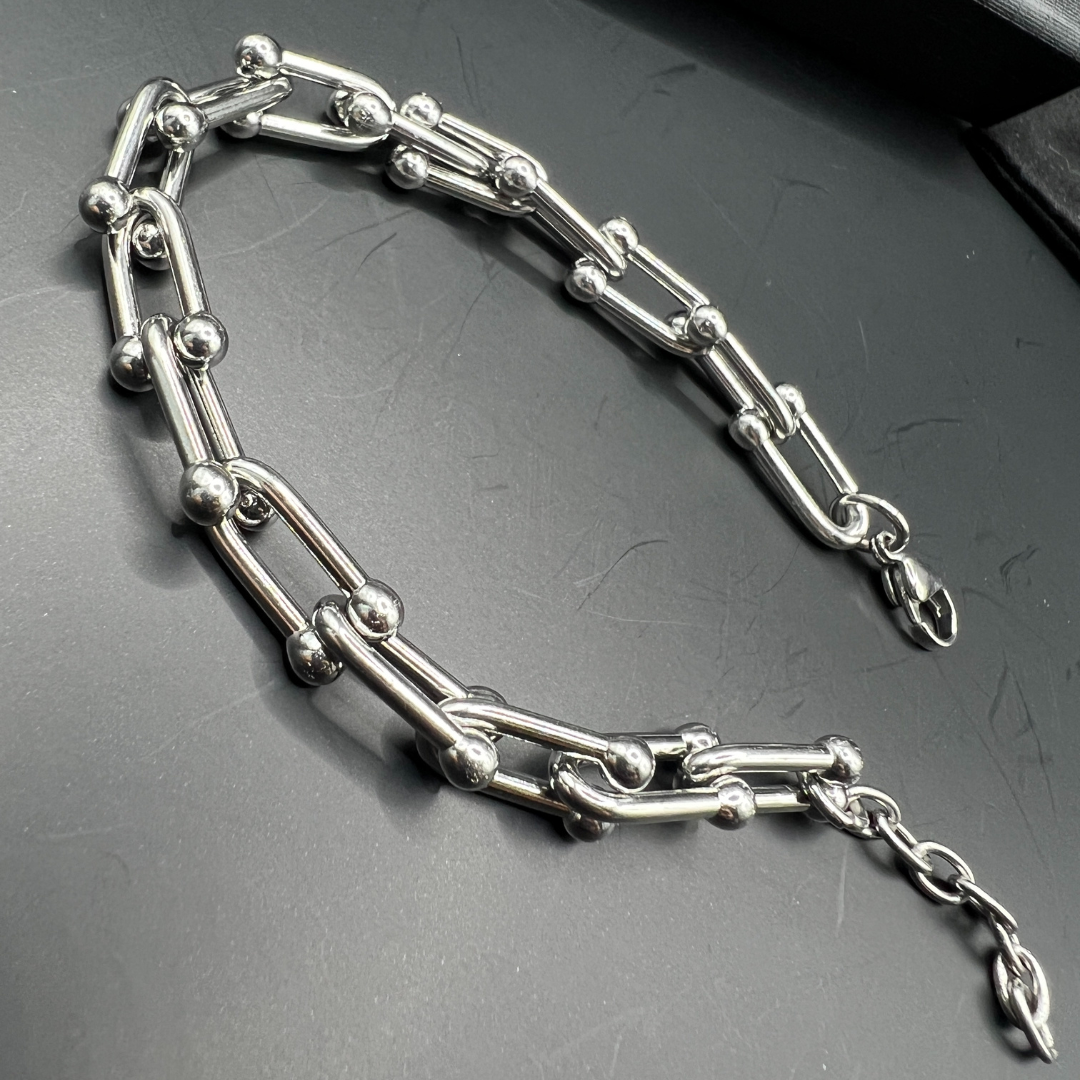 ARMOURED SHACKLE