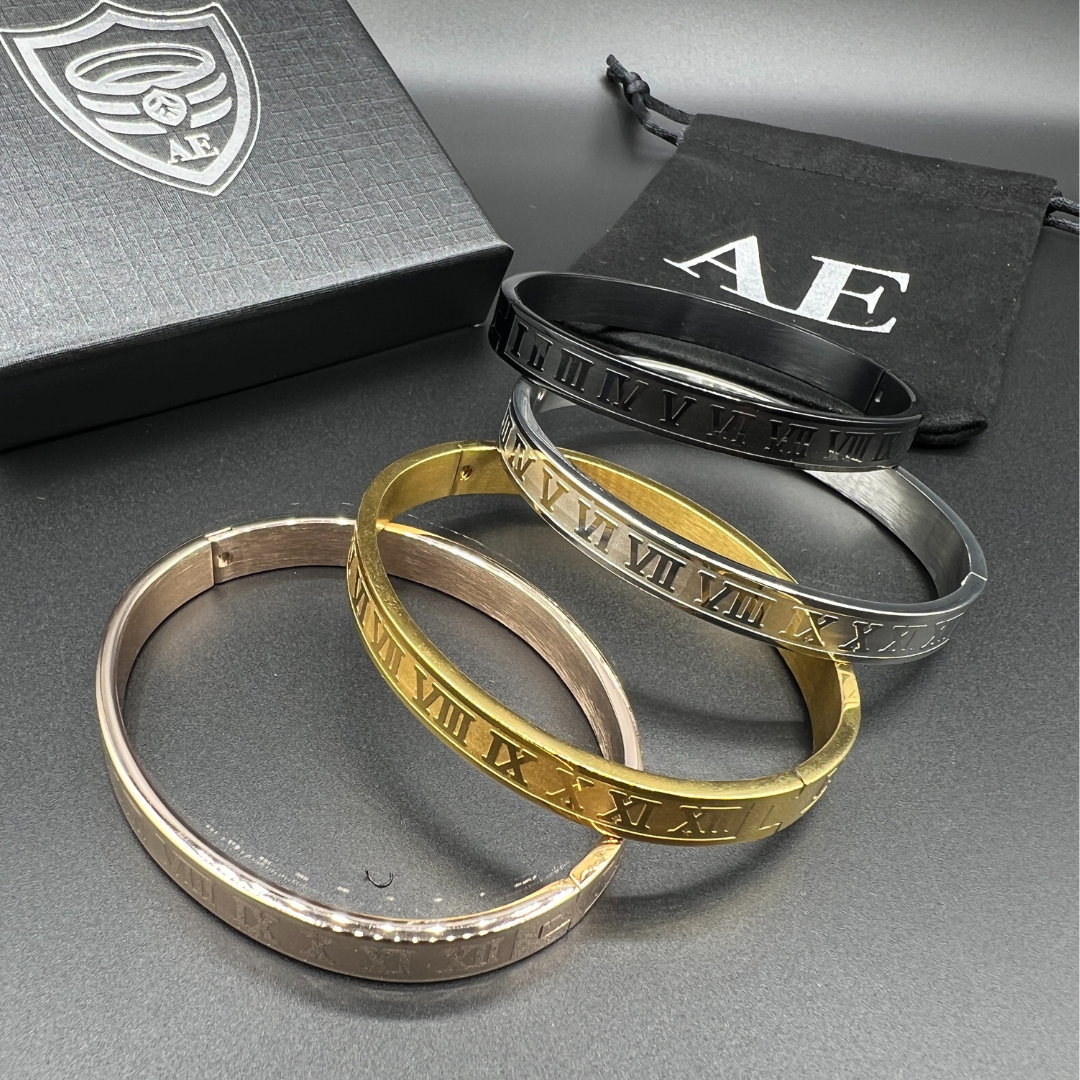 TIMELESS TITAN BANGLE