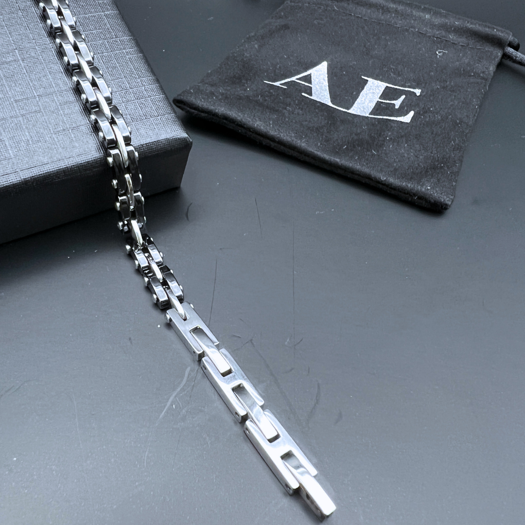 Detail shot of the Velocity Steel Surge bracelet's adjustable clasp links.