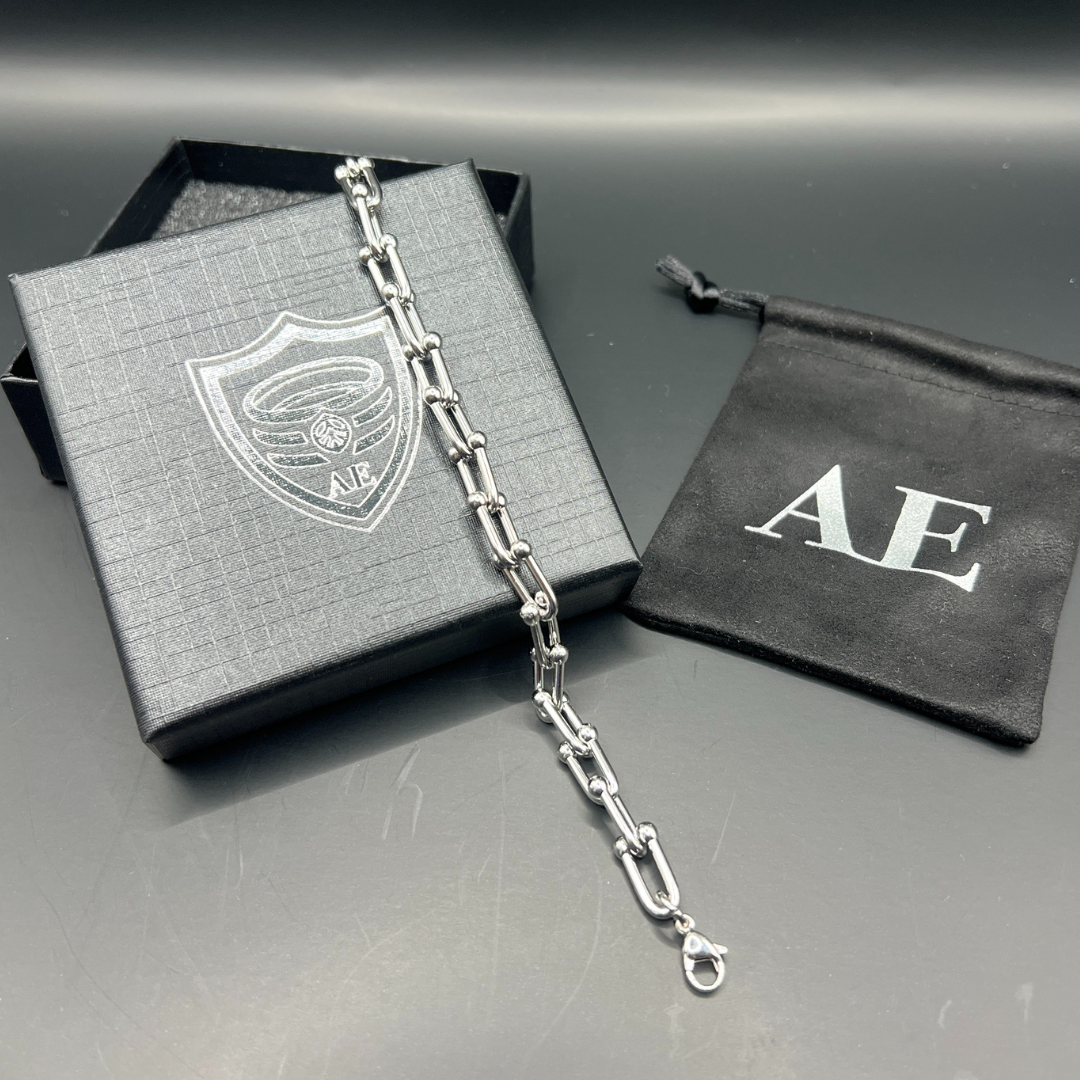 ARMOURED SHACKLE